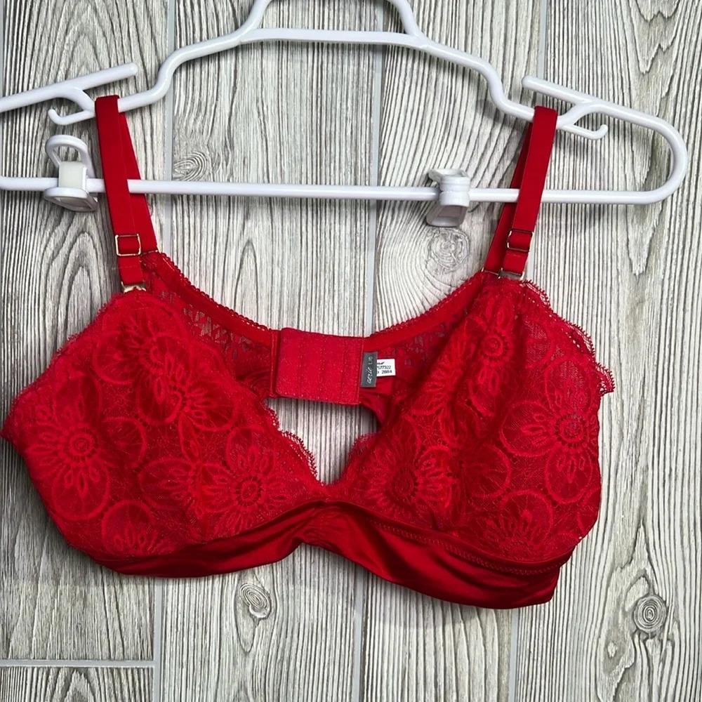 Women’s Red lace Bralette Size Large Aerie